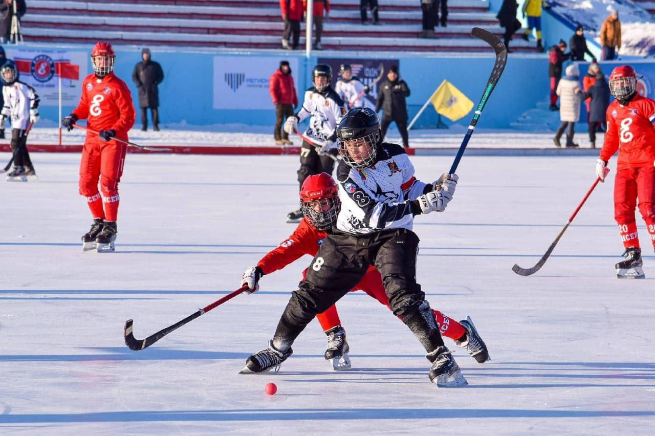 На соревнованиях 28 игр. Кузбасс команда по хоккею. Алтай 2014 хоккей. Фото. Кемеровчане.
